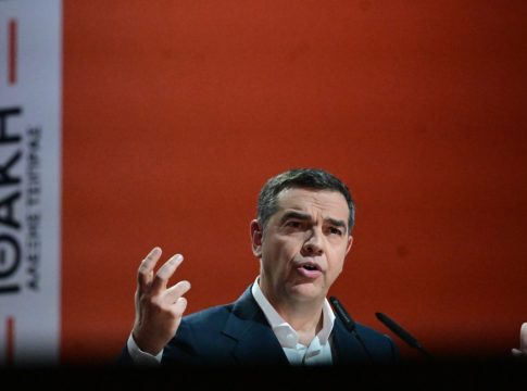 Ολική επαναφορά Τσίπρα στο πολιτικό προσκήνιο – Ένας στους πέντε πολίτες δηλώνουν δυνητικοί ψηφοφόροι