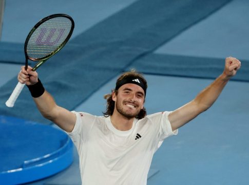 Τσιτσιπάς: Οι ιδιαίτερες ευχές του για τα Χριστούγεννα