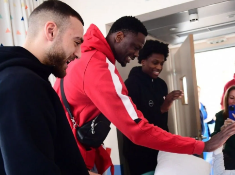 Νιλικίνα, ΜακΚίσικ, Φαλ και Νετζήπογλου επισκέφτηκαν το Ιατρικό Κέντρο Αθηνών (pics)