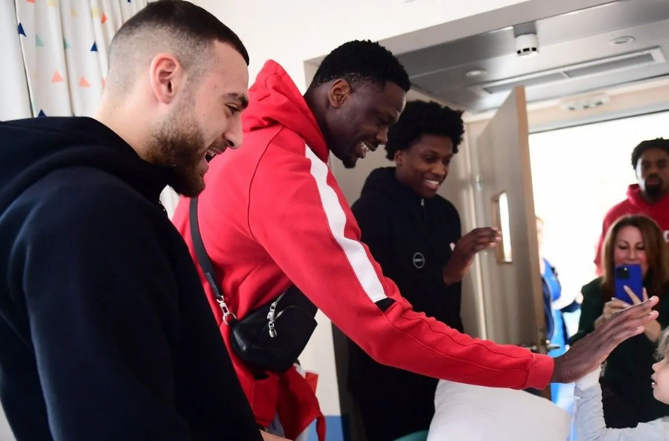 Νιλικίνα, ΜακΚίσικ, Φαλ και Νετζήπογλου επισκέφτηκαν το Ιατρικό Κέντρο Αθηνών (pics)