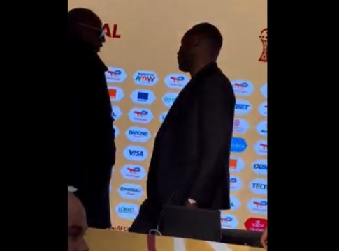 Κόπα Άφρικα: Ένταση στη συνέντευξη Τύπου ανάγκασε τον προπονητή της Σενεγάλης να αποχωρήσει (vid)