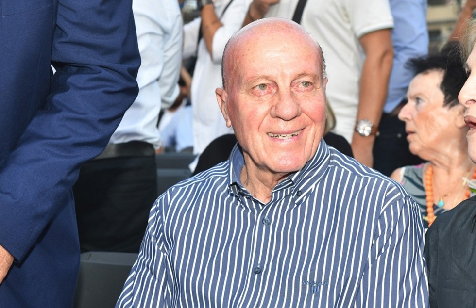 Μίμης Δομάζος: Η συγκινητική ανάρτηση από τις κόρες του για τον έναν χρόνο από τον θάνατο του