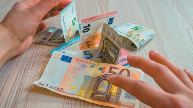 Επίσημο: Πότε μπαίνουν στους λογαριασμούς τα επιδόματα!