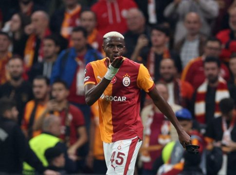 Ο Οσιμέν έκανε δώρο στον εαυτό του ένα κιλό διαμάντια!