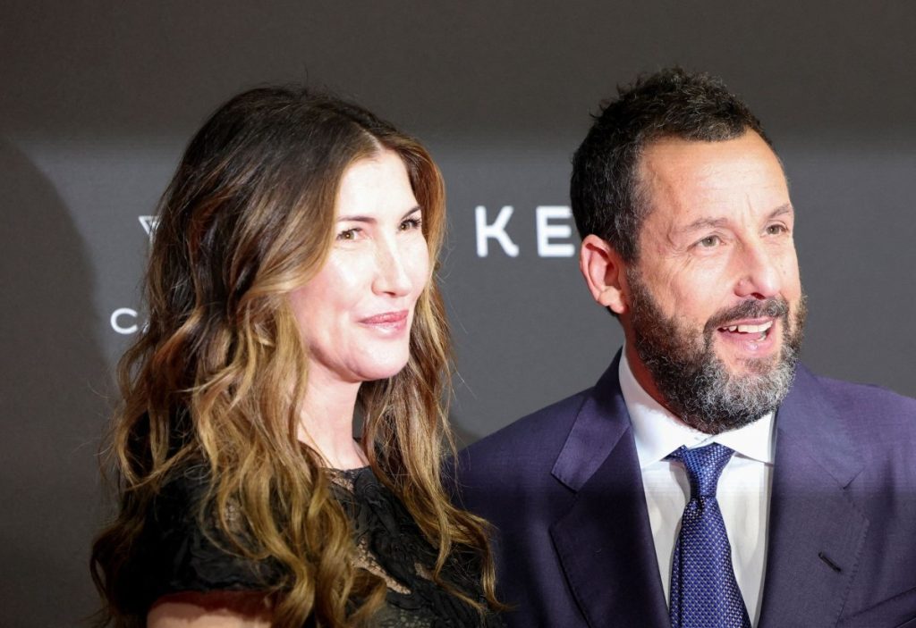 Ο Άνταμ Σάντλερ πιστεύει ότι το «πεπρωμένο» τον οδήγησε στην αγαπημένη του σύζυγο, Τζάκι