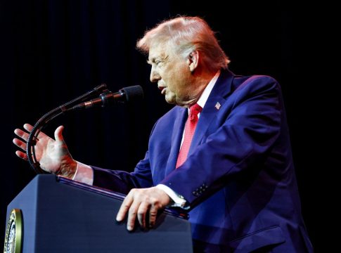 Τραμπ στους Ρεπουμπλικανούς: Αν δεν κερδίσουμε τις ενδιάμεσες εκλογές, θα με παραπέμψουν σε δίκη