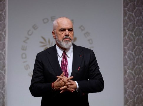 «Έκανα χιούμορ» λέει ο Ράμα για τις δηλώσεις του για τους Έλληνες και τους «απόγονους του Πλάτωνα»