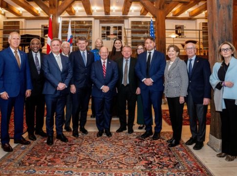 «Η Γροιλανδία είναι σύμμαχος, όχι περιουσιακό στοιχείο», δηλώνει Ρεπουμπλικανή γερουσιαστής των ΗΠΑ