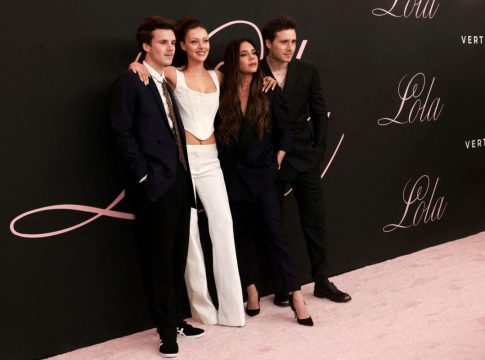 «Προδομένη» νιώθει η Βικτόρια Μπέκαμ από τον Μπρούκλιν -Τον προστάτευε επί χρόνια από «σκοτεινές ιστορίες»