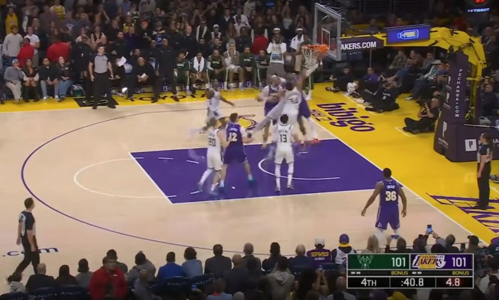 Η τάπα και το κλέψιμο του Αντετοκούνμπο στον Λεμπρόν που έδωσαν τη νίκη στους Μπακς (vid)