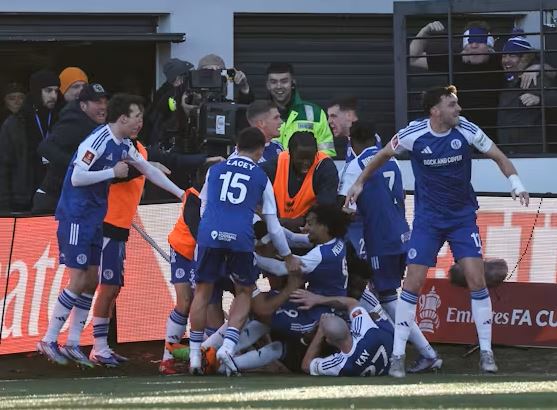 «Βόμβα» στο FA Cup: Η Μάκλσφιλντ από την 6η κατηγορία, απέκλεισε την κάτοχο Κρίσταλ Πάλας (2-1, vids)