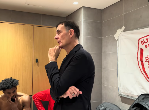 Η ομιλία του κόουτς Μπαρτζώκα μετά τη νίκη του Ολυμπιακού επί της Εφές (vid)