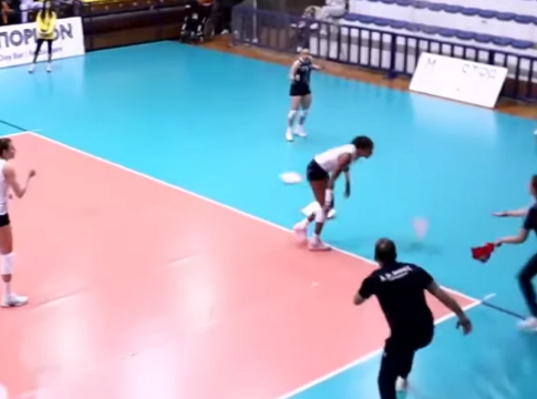 Αυτά συμβαίνουν μόνο στην Ελλάδα: Έπεσαν κομμάτια από το ταβάνι σε αθλήτρια στο Άρης-ΑΟ Θήρας! (vid)