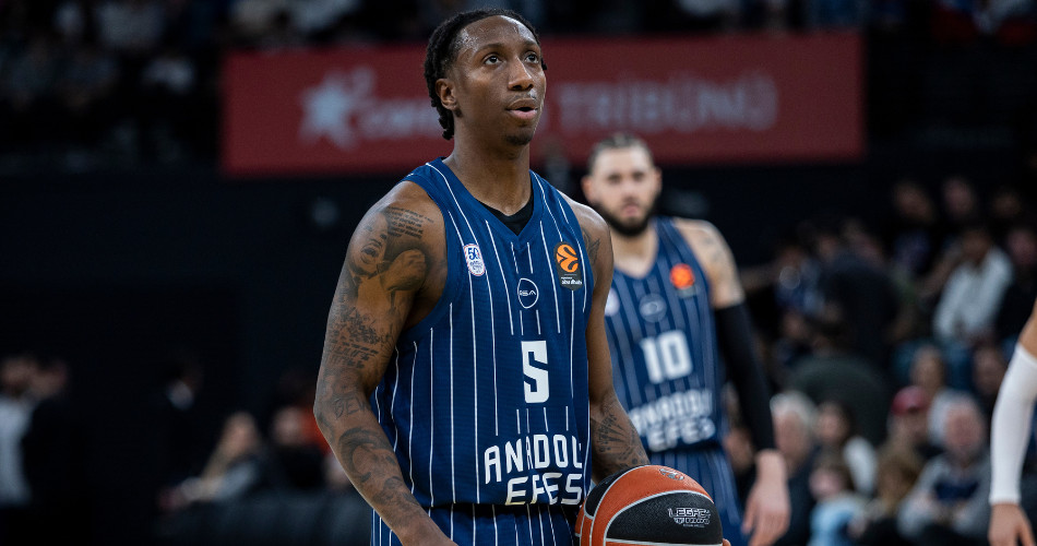 Ο Σέιμπεν Λι έκανε (ίσως) το κάρφωμα της σεζόν κόντρα στην Αρμάνι (vid)