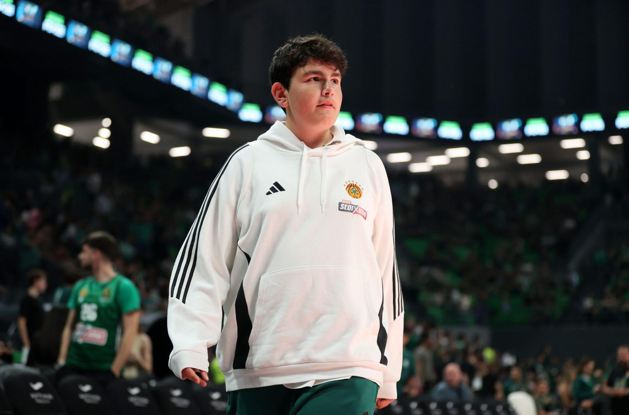 Από προπονητής… παίκτης ο Σαρπ Αταμάν – Το βίντεο με τις τρεις κοπέλες που έγινε viral (vid)