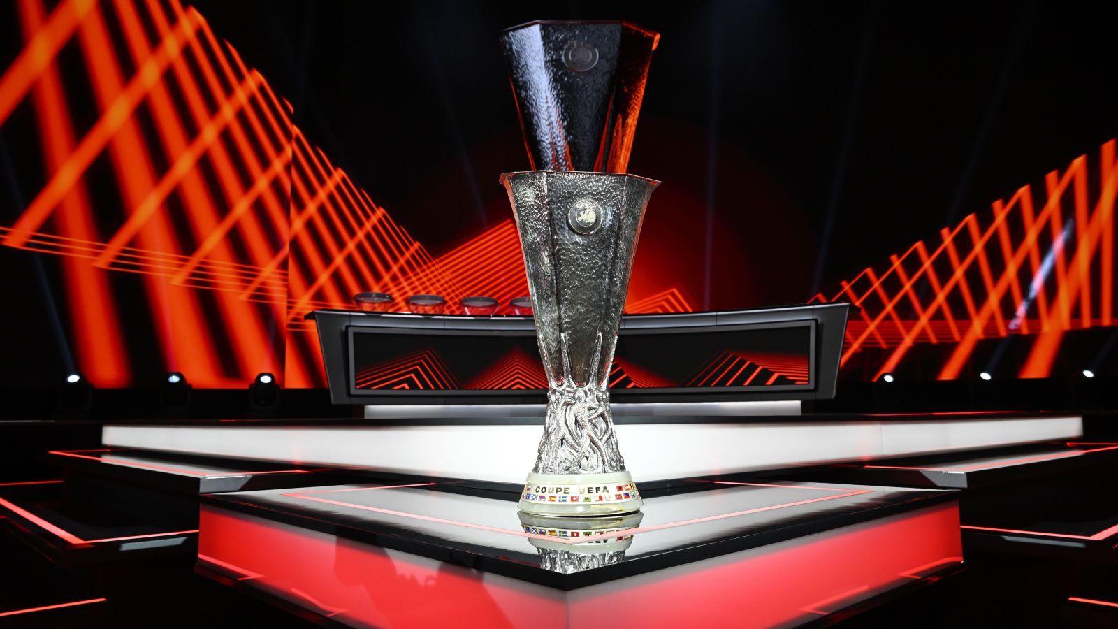 ΠΑΟΚ: Το τρόπαιο του Europa League στην Τούμπα (pic)