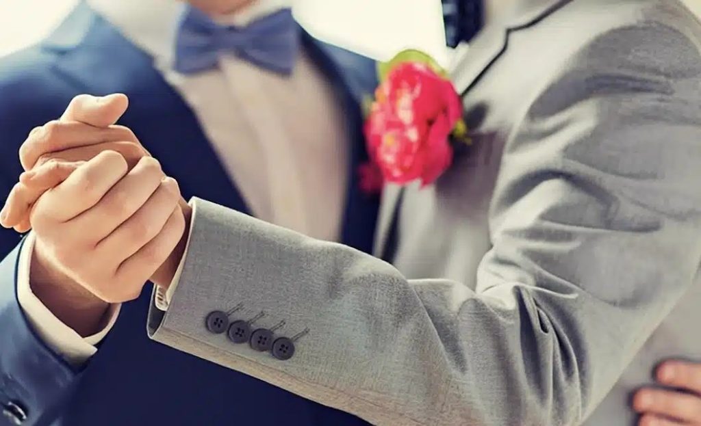 Ρομαντική Πρωτοχρονιά στην Ιταλία για γνωστό Έλληνα παρουσιαστή με το… αγόρι του