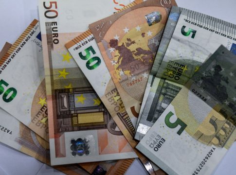 Ποιοι θα πληρωθούν την ερχόμενη εβδομάδα από e-ΕΦΚΑ και ΔΥΠΑ