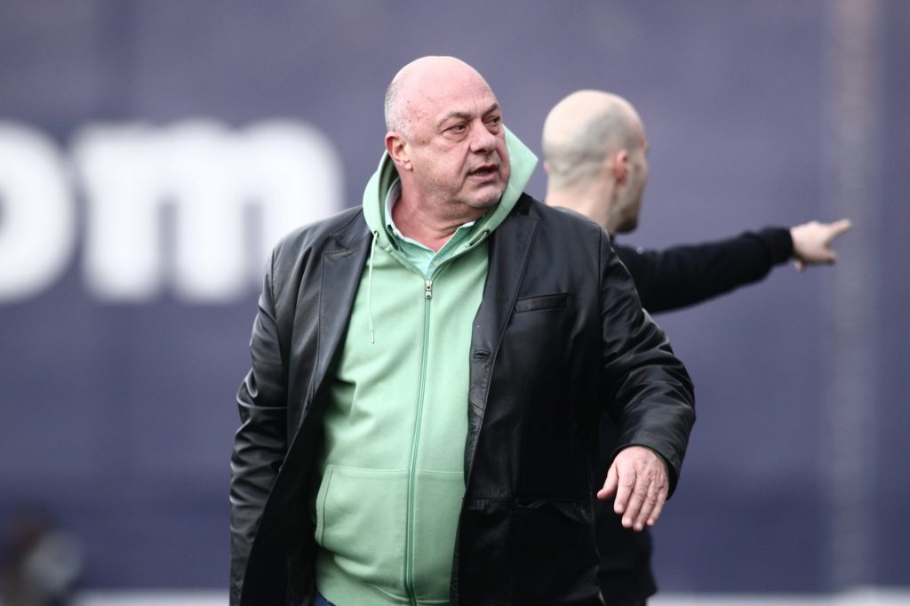 Μπέος κατά Λανουά: «Η καλύτερη λύση είναι η παραίτησή του» (pic)