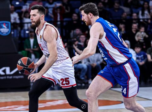 Euroleague: Πόσα χρόνια έχει να νικήσει την Εφές εκτός έδρας ο Ολυμπιακός (vids)