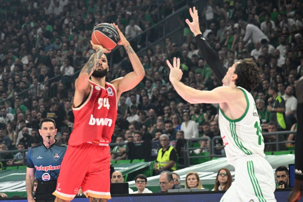 Έφτασε χωρίς προβλήματα στο ΟΑΚΑ ο Ολυμπιακός