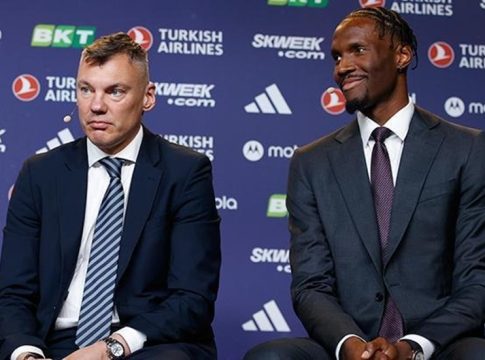 Γιασικεβίτσιους για Χέιζ-Ντέιβις: «Θα χτυπάει το κεφάλι του στον τοίχο…»