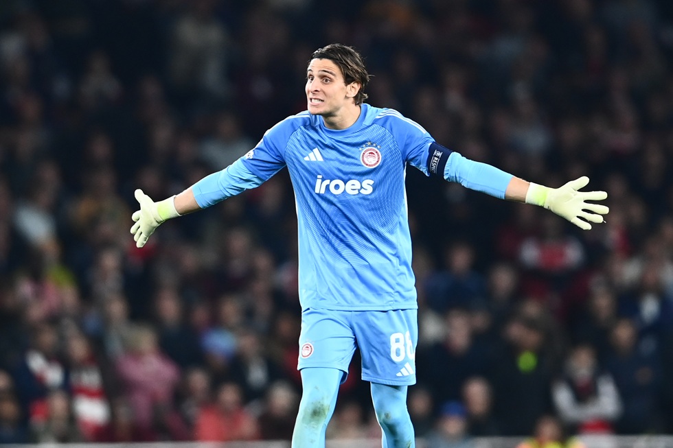 Τζολάκης: «Είμαι πάρα πολύ χαρούμενος που πήραμε τους τρεις βαθμούς – Έπεφταν κορμιά στην περιοχή» (vid)