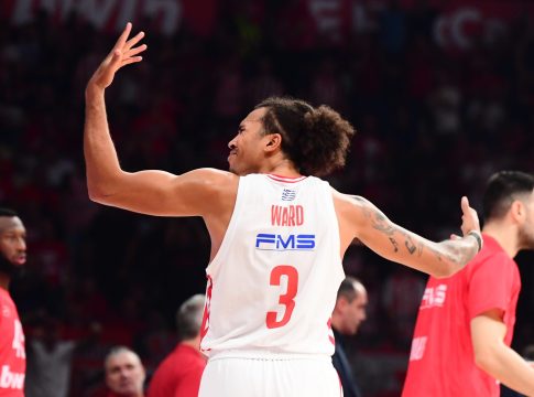 Η επιστροφή του Γουόρντ μετά από 40 ημέρες (pic)