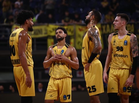 «Τελειώνουν» τρεις παίκτες από τον Άρη Betsson με απόφαση διοίκησης και προπονητή