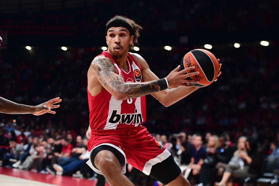 Οριστικά χωρίς τον Γουόρντ στο ντέρμπι ο Ολυμπιακός