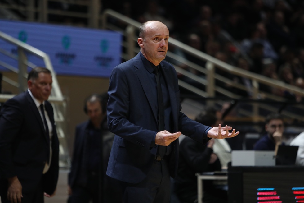 Ζντοβτς: «Δεν μοιάζαμε με ομάδα, έχουμε πολλή δουλειά να κάνουμε»