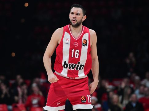 Ακόμα ένα «Έβερεστ»: Ο Παπανικολάου έγινε ο κορυφαίος ριμπάουντερ στην ιστορία του Ολυμπιακού (pic)