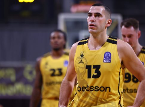 Χωρίς Μποχωρίδη και Χαρέλ ο Άρης κόντρα στον Ολυμπιακό