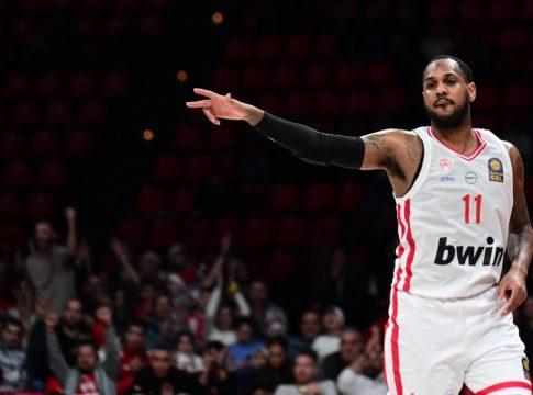 Ολυμπιακός: «Τρελαμένος» ο Μόρις με τον Βεζένκοφ!