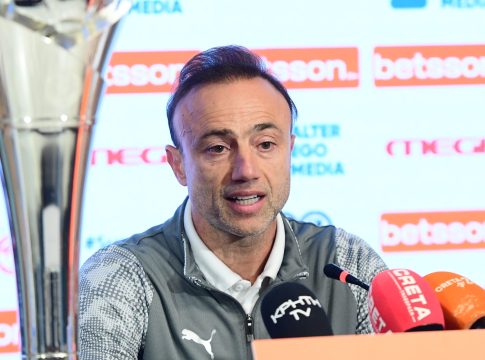 Κόντης: «Να κοιτάξουμε στα μάτια τον Ολυμπιακό και να έχουμε θάρρος στο παιχνίδι μας»