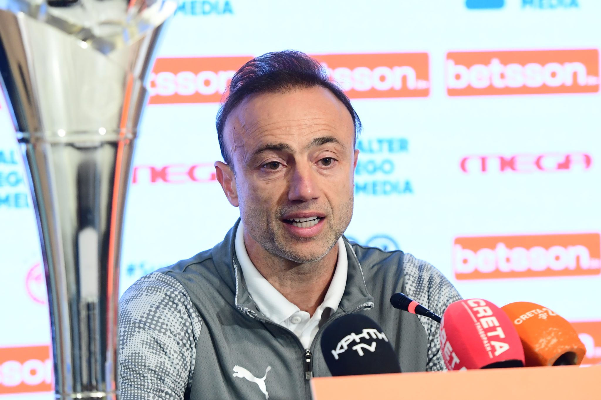 Κόντης: «Να κοιτάξουμε στα μάτια τον Ολυμπιακό και να έχουμε θάρρος στο παιχνίδι μας»