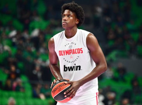 Χωρίς Νιλικίνα και με 11άδα ο Ολυμπιακός απέναντι στη Φενέρμπαχτσε