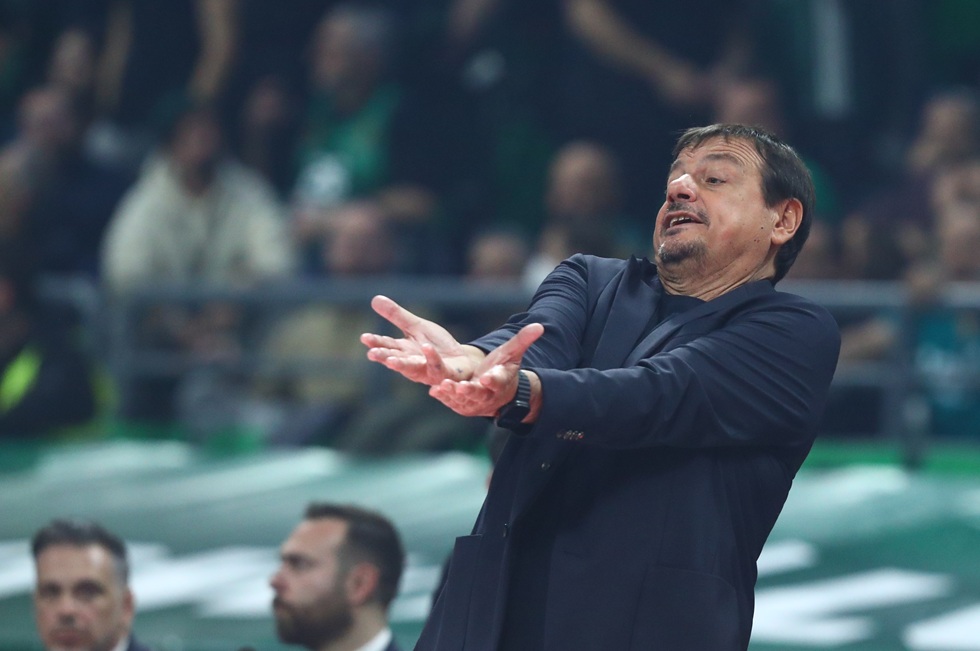 Προκλητικός Αταμάν έδωσε συγχαρητήρια στους διαιτητές και στον Βεζένκοφ