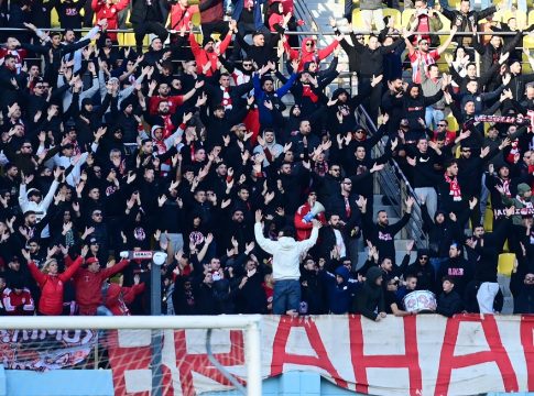 «Θρύλε η Κρήτη το δεύτερό σου σπίτι»: Χαμός στο Παγκρήτιο από 7.000 οπαδούς του Ολυμπιακού (vid+pics)