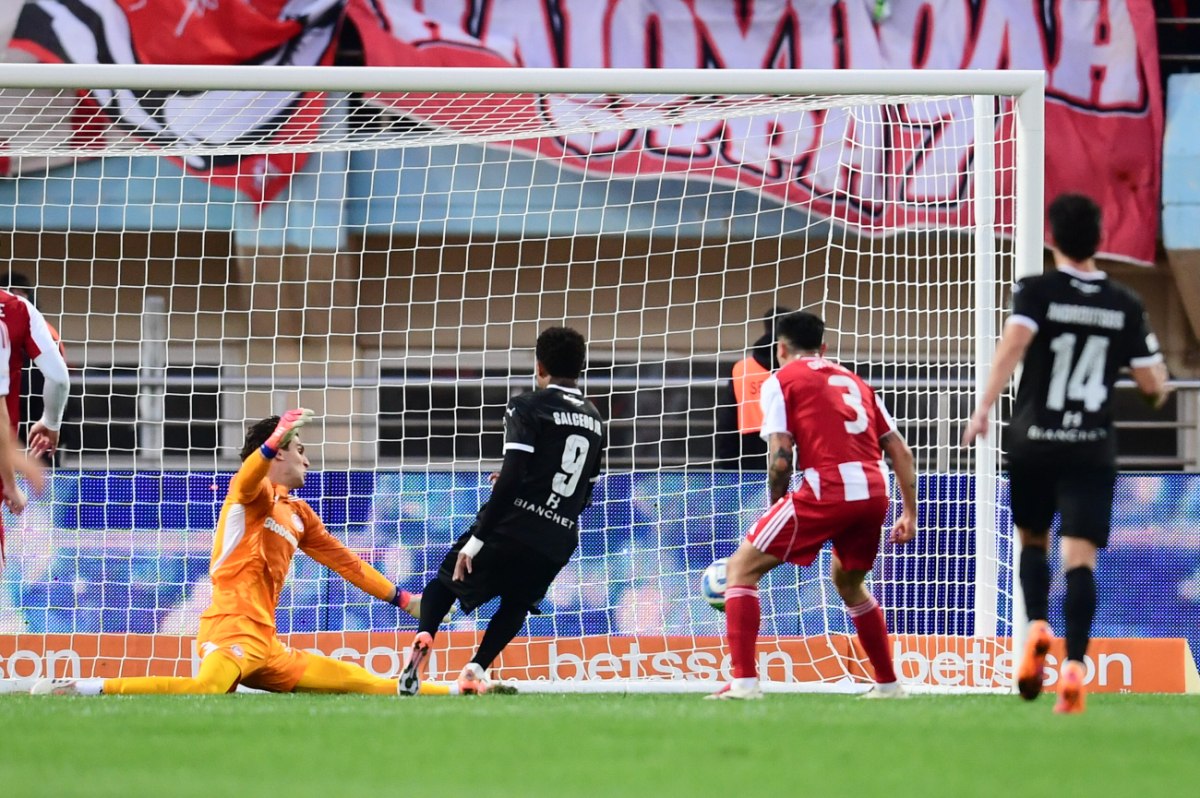 Σπουδαία απόκρουση του Τζολάκη (vid)