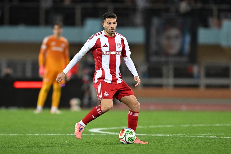 Καλογερόπουλος: «Είμαι ένα παιδί που ζει το όνειρό του στον Ολυμπιακό – Διαφορετικός αρχηγός ο Ρέτσος»