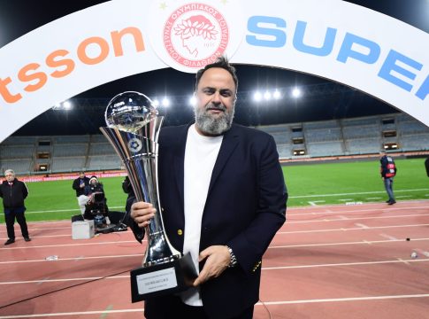 Αποθέωση για τον Βαγγέλη Μαρινάκη (pics+vid)