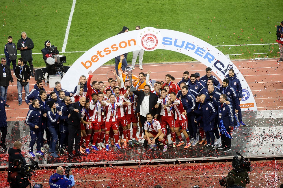 Η απονομή του Betsson Super Cup στον Ολυμπιακό (vids)