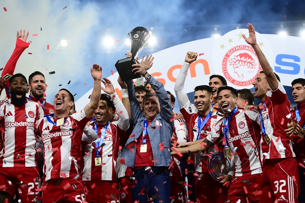 Ο Μεντιλίμπαρ γράφει ιστορία με τον ΠΑΟΚ: Conference League, νταμπλ, Super Cup και 100 ματς στον πάγκο του Ολυμπιακού (vids)