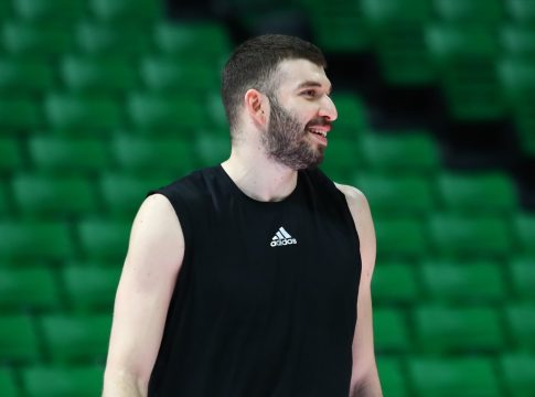 Κανονικά ο Ρογκαβόπουλος στην προπόνηση: Αμφίβολη η συμμετοχή του με την Αρμάνι