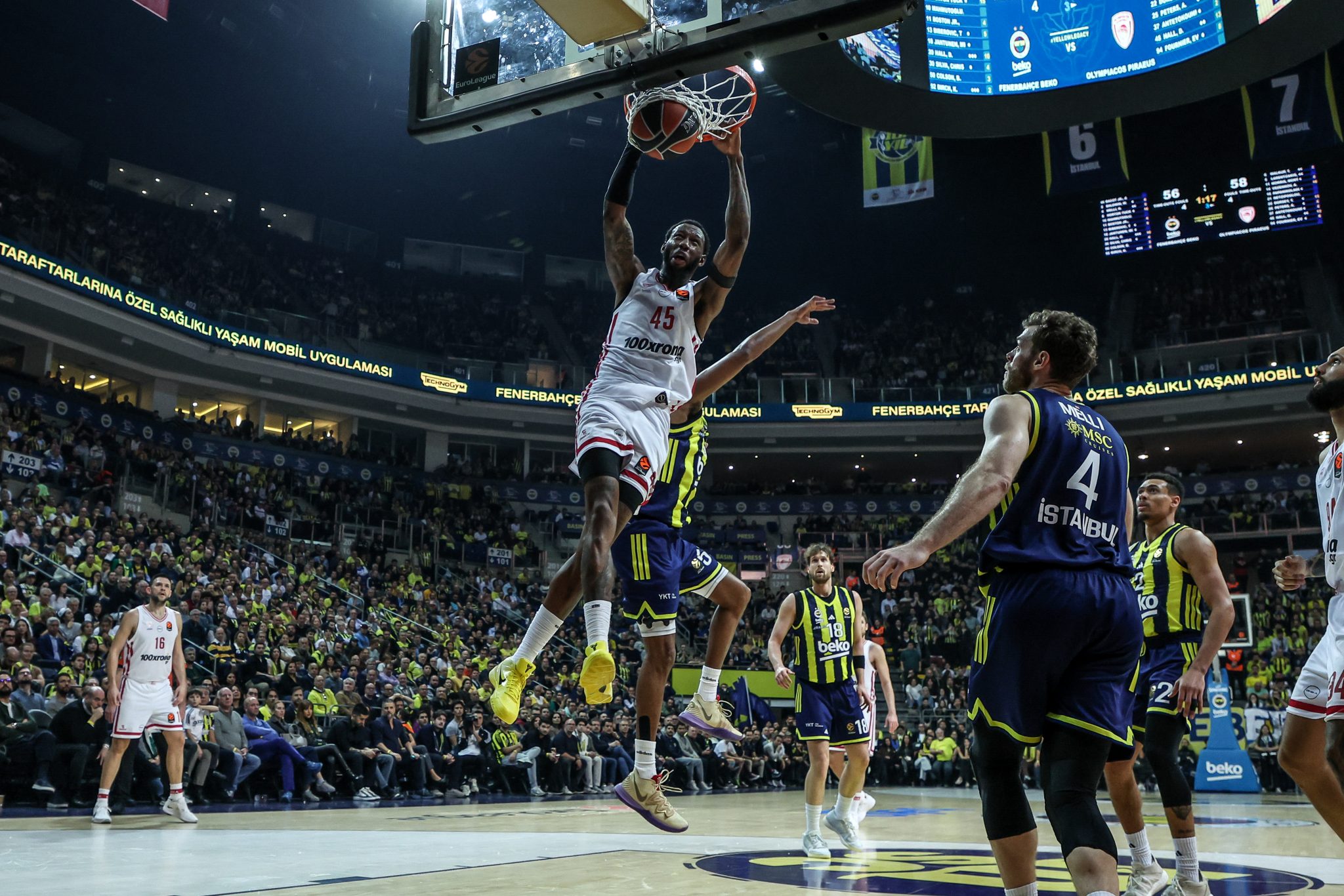 Η «πολυτέλεια» Ντόντα Χολ: Η μεγάλη εμφάνιση του Αμερικανού και ο… συναγωνισμός με τον Τζόουνς (vids)