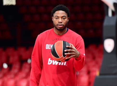 Μέσα ο Τζόουνς για Μπάγερν: Αυτή είναι η δωδεκάδα του Ολυμπιακού