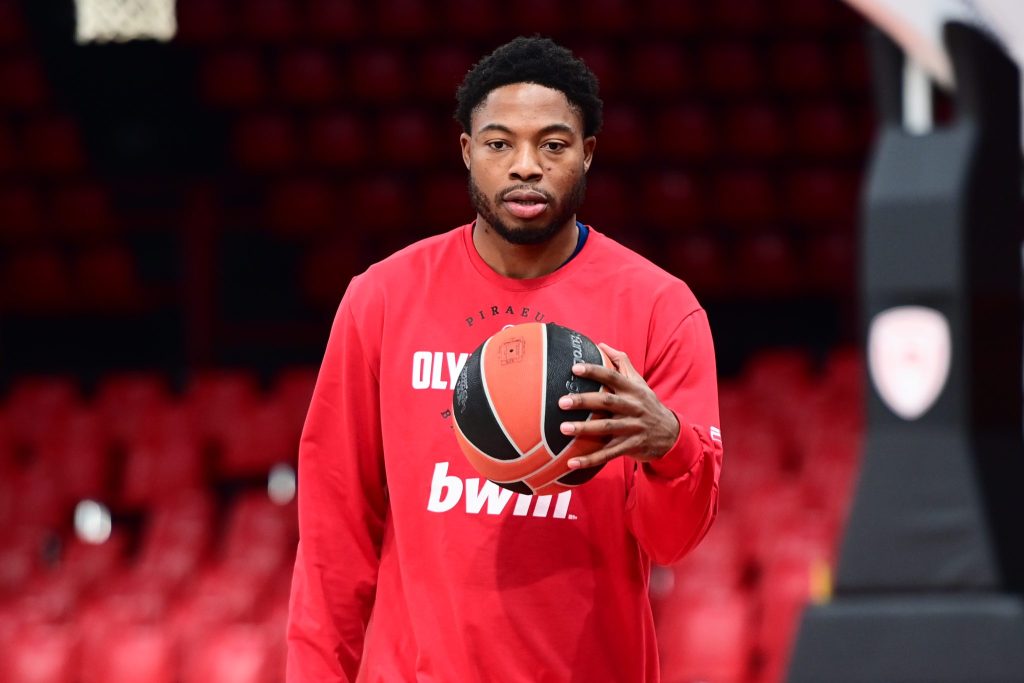 Μέσα ο Τζόουνς για Μπάγερν: Αυτή είναι η δωδεκάδα του Ολυμπιακού