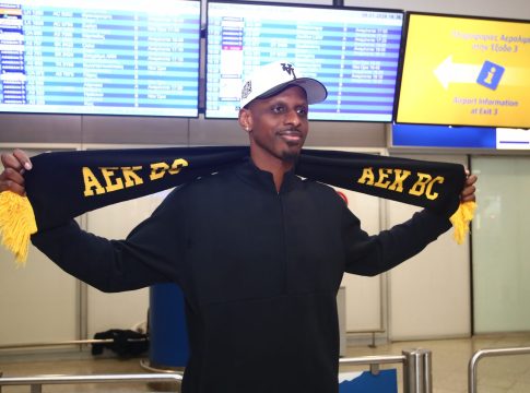 Στην Αθήνα για την ΑΕΚ ο Νάναλι (pics)