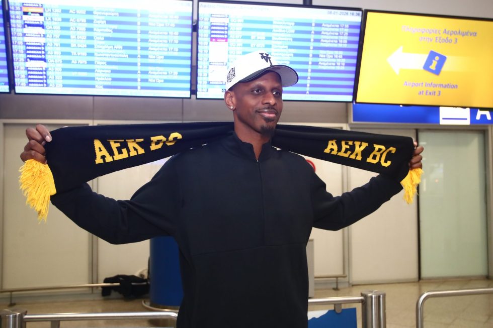 Στην Αθήνα για την ΑΕΚ ο Νάναλι (pics)